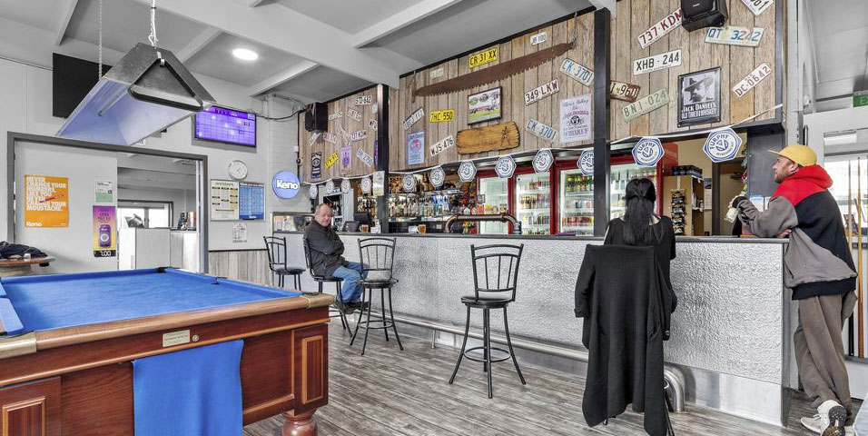 bridport bay inn bar